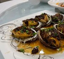Steamed Baby Abalone with Garlic and Vermicelli