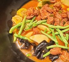 Stewed Spare Ribs in Iron Pot