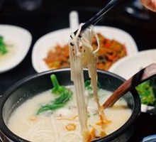 Crossing-the-bridge Rice Noodles