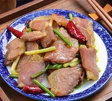 Garlic Shoots with Preserved Pork