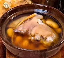 Danggui Red Bean Pig Trotter Soup