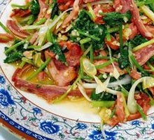 Stir-fried Tripe with Mustard Greens