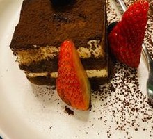 Tiramisu Cake