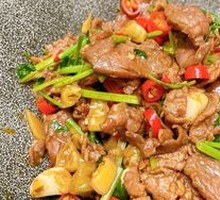 Stir-Fried Beef with Yellow Onion