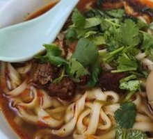 Braised Pork Noodles with Hand-cut Style