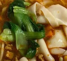 Sour Soup Noodles with Meat Sauce