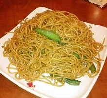 Beijing-style Braised Noodles with Green Beans