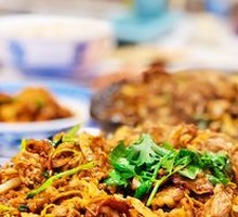 Beijing-style grilled beef with enoki mushrooms