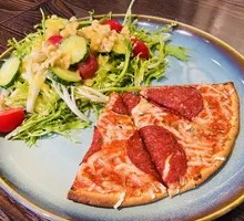 Plant-based Salami Pizza
