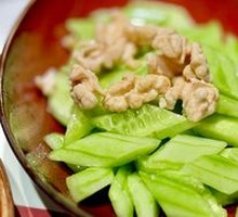 Pepper Oil Cucumber with Almonds
