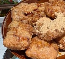 Egg-fried glutinous rice cake