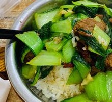 Braised Pork in Wooden Bucket Rice