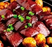 Braised Pork with Golden Eggs