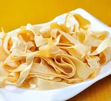 Oil-soaked tofu skin