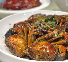 Stir-fried hairy crab with rice cakes