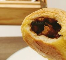 Crispy Pork Belly Bun