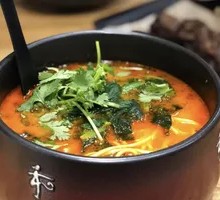 Tomato Herb Soup with Pork Knuckle Noodles
