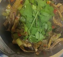 Spicy Pot Stir-Fried Enoki Mushrooms