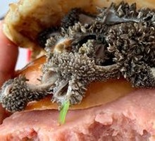 Braised meat stuffed in flatbread