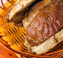 Braised Pork Belly in Flatbread