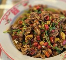 Stir-Fried Beef with Yellow Onion