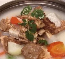 Braised Lamb Ribs with Radish in Pot