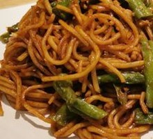 Beijing-style Braised Noodles with Green Beans