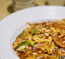 Sour Stir-Fried Egg with Wood Ear Mushrooms