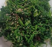Cold-mixed wild vegetables