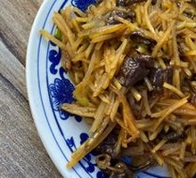 Shredded Potatoes with Mountain Mushrooms
