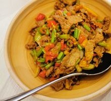 Stir-Fried Beef with Yellow Onion