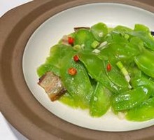 Braised Lettuce in Clay Pot