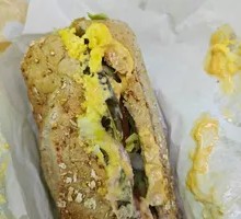 Aromatic Tuna Sandwich