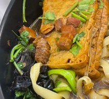 Braised Pork Noodle Soup