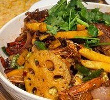 Spicy Pork Trotter and Shrimp Dry Pot