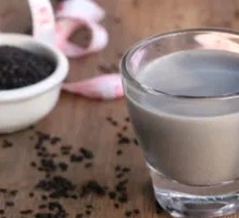 Freshly Ground Black Sesame Soy Milk