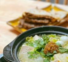 Braised Cabbage and Tofu in Clay Pot