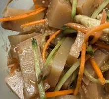 Black Dumpling Noodles