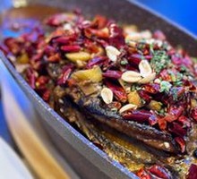 Stir-fried Wormwood with Preserved Pork