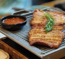 Charcoal-grilled Pork Neck Meat