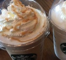 Vanilla Iced Latte Matcha Iced Latte