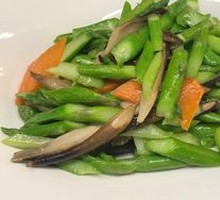 Chicken of the Woods with Asparagus