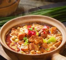 Braised Pork with Soybeans in Clay Pot