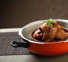 Signature Pressure Pot Rice Noodles with Pork