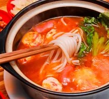 Tomato-flavored Rice Noodles