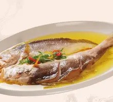 Single Abalone with Medium Yellow Croaker
