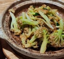 Spicy Stir-Fried Organic Cauliflower