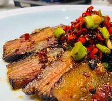 Stir-fried腊肉 with Green Garlic