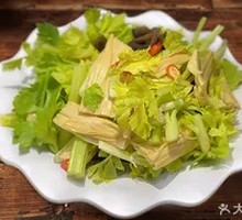 Celery with Yellow Skin Tofu Shreds