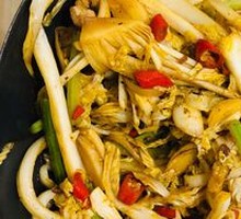 Spicy Pot-Braised Baby Bok Choy